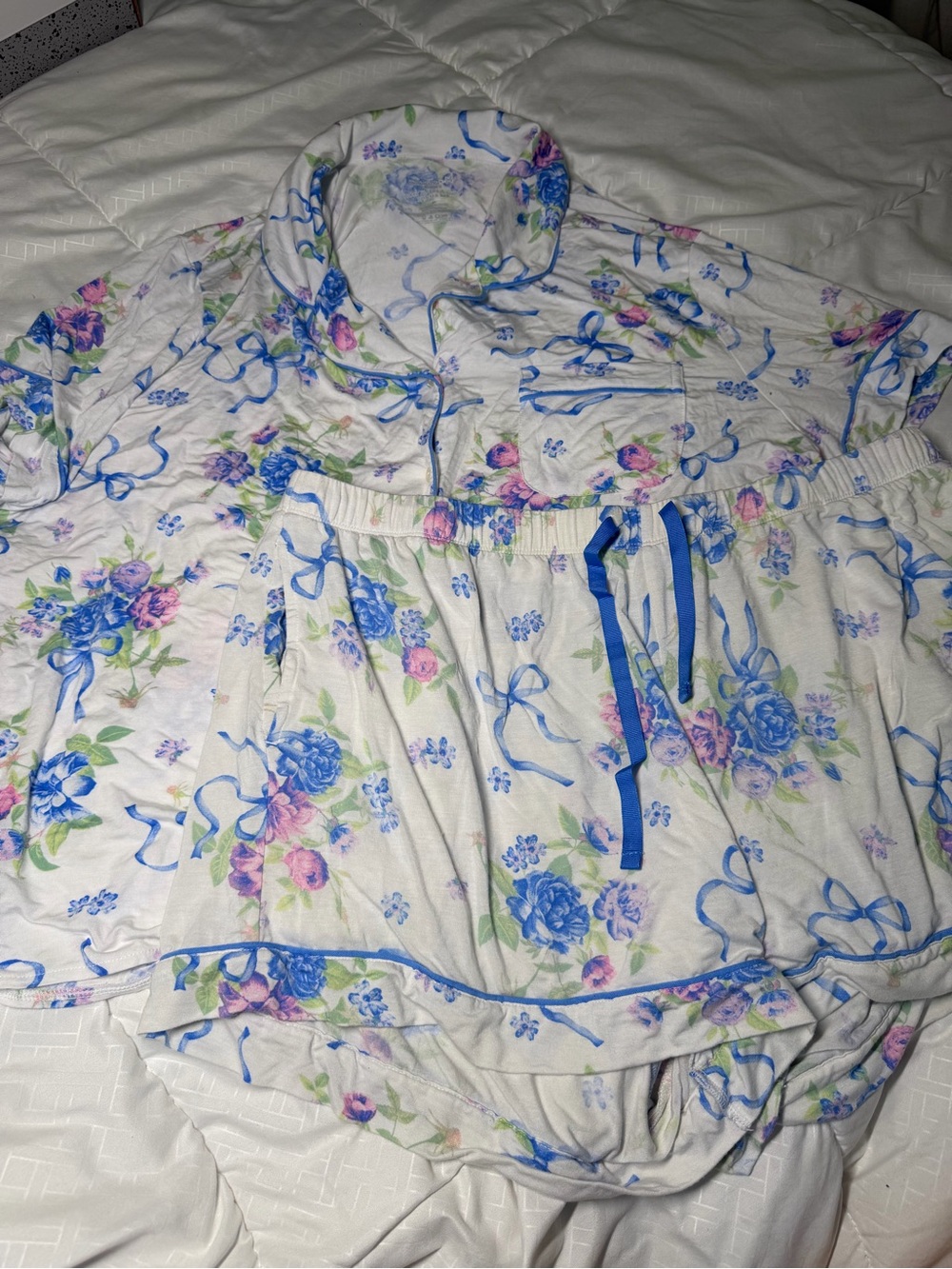 Women’s Floral Pajama Set - Blue & Pink Flowers